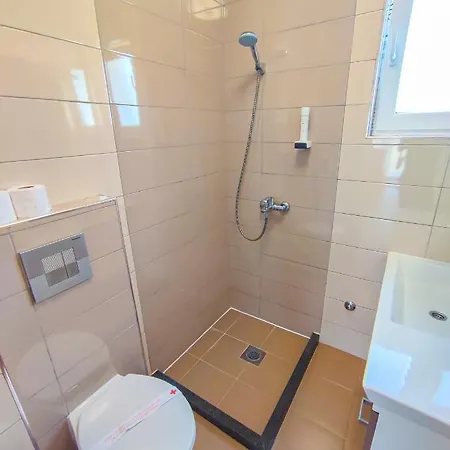 Oaza Mira & Resort-فندق ومنتجع واحة الهدوء Casa de Férias Vlasic