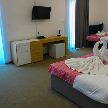 Tatil Evi Oaza Mira & Resort-فندق ومنتجع واحة الهدوء
